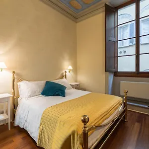 https://charmesuite-piazza-signoria.it-tuscanyhotel.com