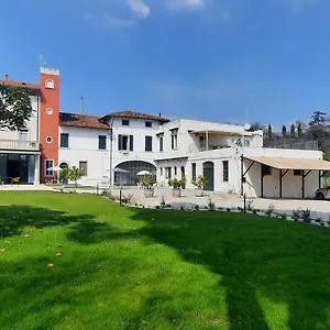 https://country-esmera.it-lombardy.com