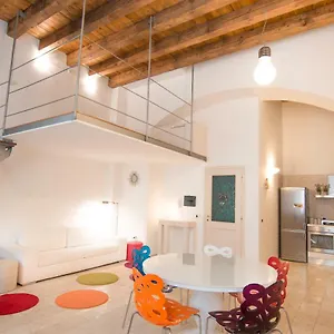 Modern In Historic Building Apartamento Cagliari