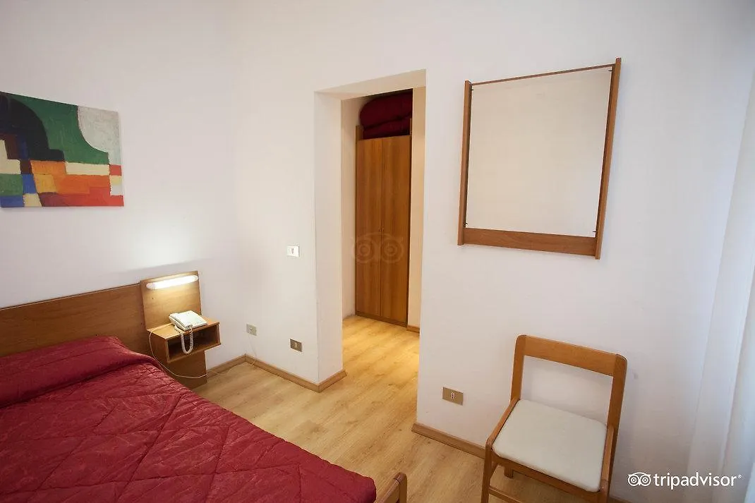 **  Hotel Caprera Venedik İtalya