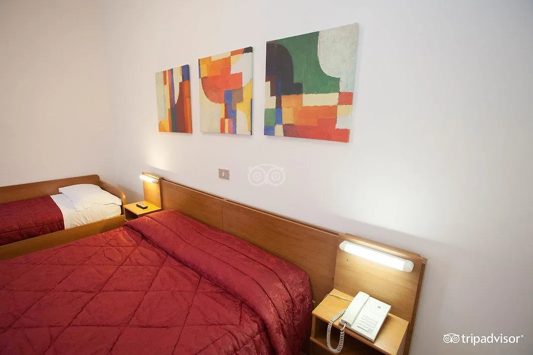 Hotel Caprera Venedik 2*,