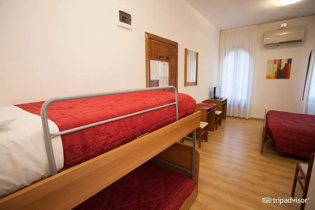 ונציה Hotel Caprera