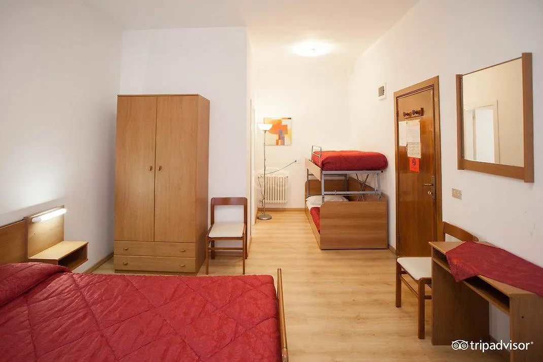 ונציה Hotel Caprera 2*,  איטליה