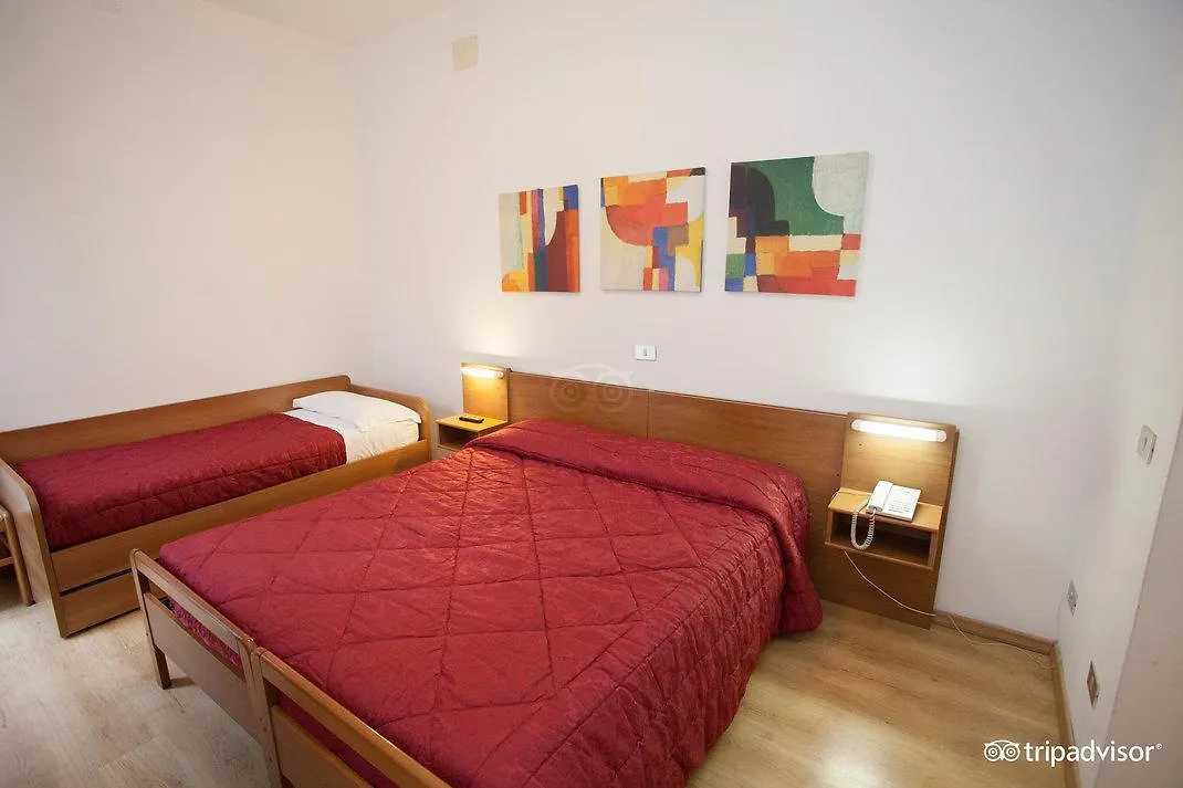 ונציה Hotel Caprera 2*,  איטליה